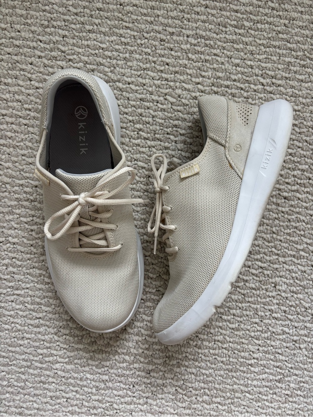 Kizik Eco Madrid Shoes Men's 11 Beige White Hands Free Lace Up Walking Sneakers